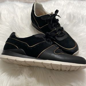 UGG treadlite leather sneaker. NWOT